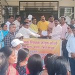 थांदला में आज माननीय मुख्यमंत्री जी के नाम प्रदेश नेतृत के आदेश अनुसार एसडीम महोदय को ज्ञापन सौंपा गया